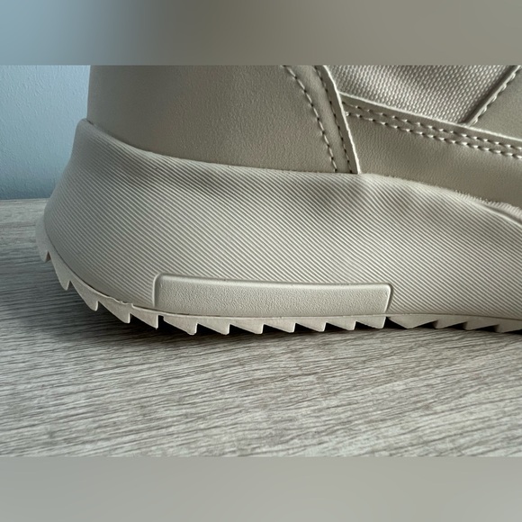 Calvin Klein Women's Pippy Lace-Up Platform Casual Sneakers Size 10 Ivory - Picture 3 of 12